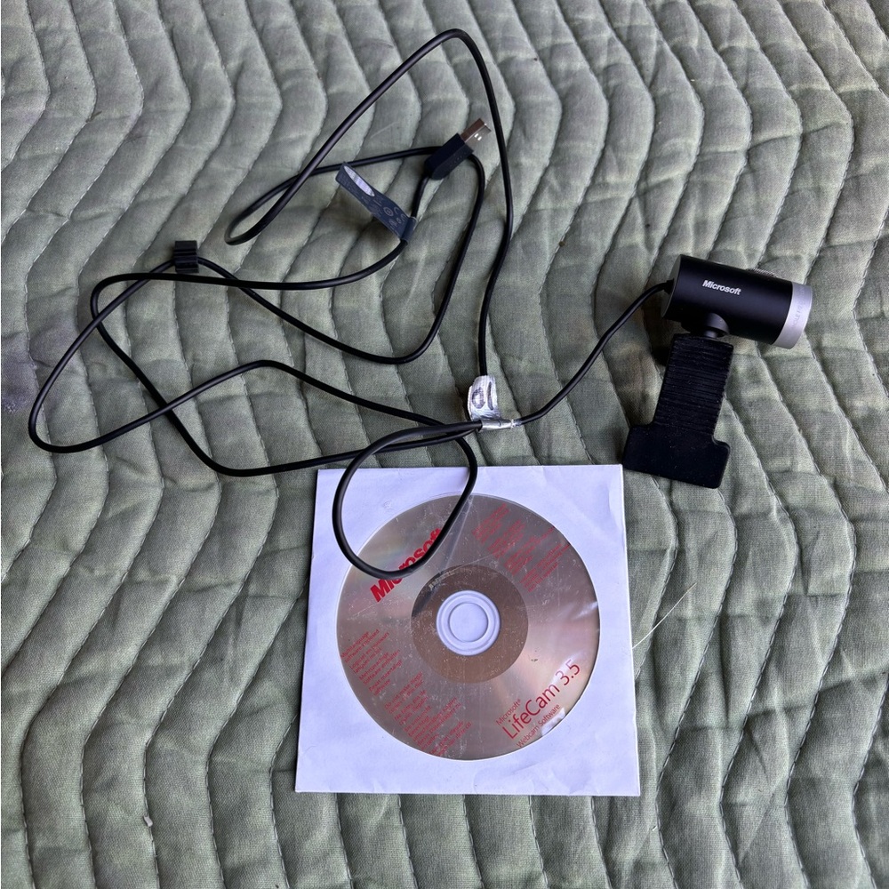 Microsoft 1393 LifeCam Cinema 720p HD Business Webcam With Installation CD